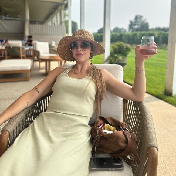 Meet your Posher, Kelsey - Picture 1 of 1